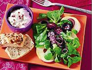 Feldsalat mit Blutwurstkröstel und Apfelwürfeln