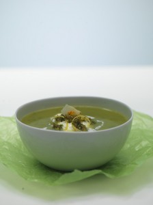 Brokkolisuppe mit Zitronenduft