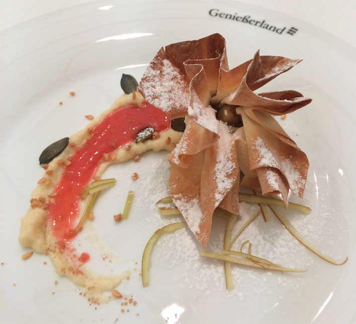 Apfelstrudelsäckchen mit Apfel-Marzipansoße (vegan) – Schmeck den Süden