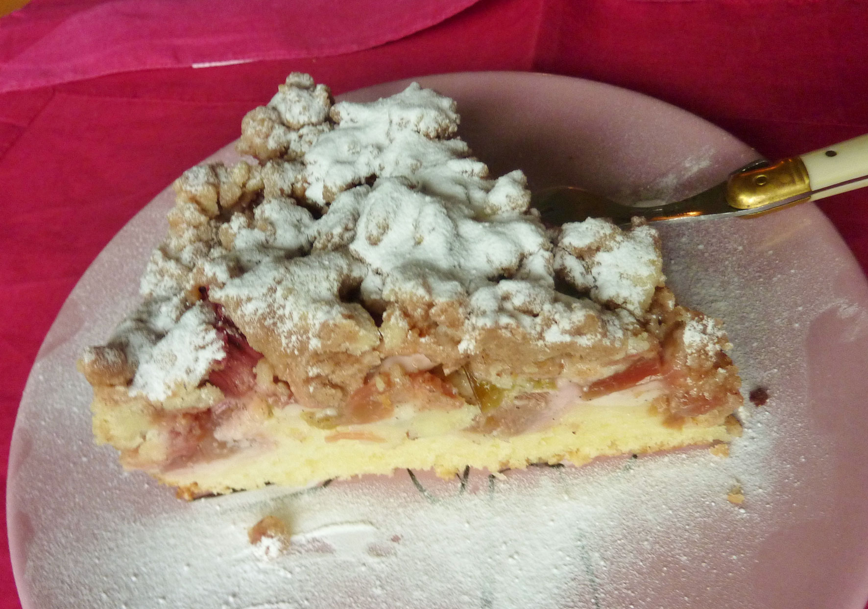 Rhabarber-Streuselkuchen mit Muskat, Zimt und Vanille-Duft – Schmeck ...