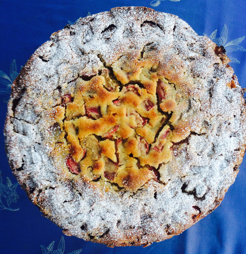 Rhabarber-Joghurt-Kuchen mit Marzipan