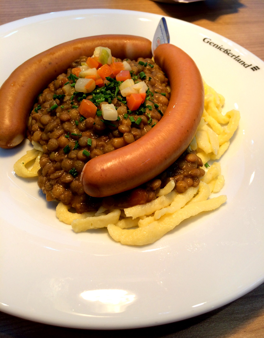 Gut bei jedem Wetter: Linsen, Spätzle und Saitenwürste