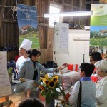 Biosphärengastgeber verwöhnen Besucher auf dem Kartoffelfest in St. Johann
