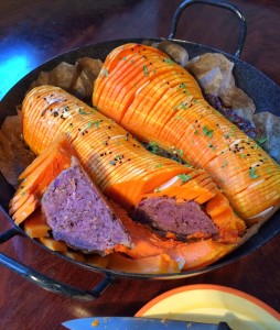 Gebackener Butternut Kürbis mit herzhafter Kartoffelfüllung