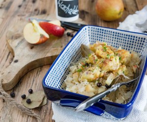 Schwäbische Wurst-Knöpfle mit Apfel-Sauerkraut