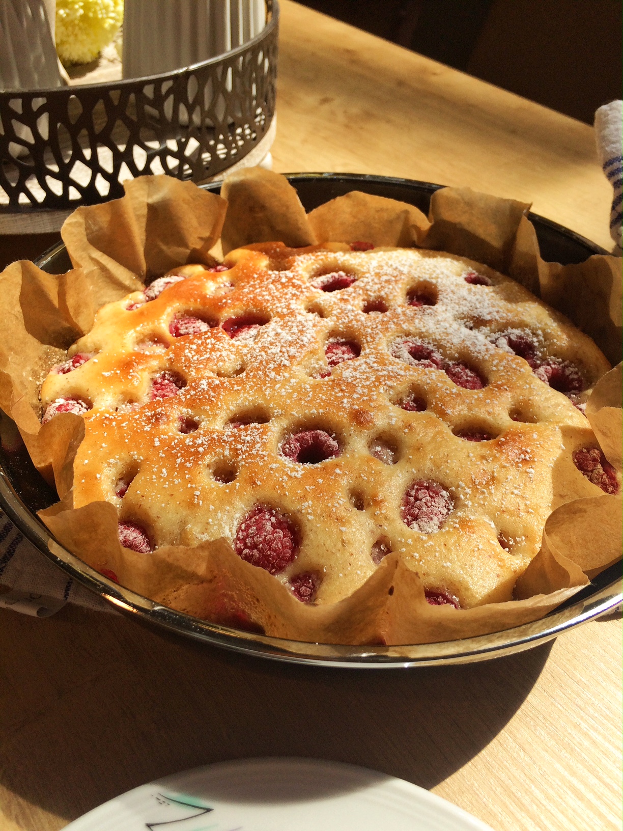 Himbeer-Buttermilch Clafoutis (luftiger Pfannkuchen)