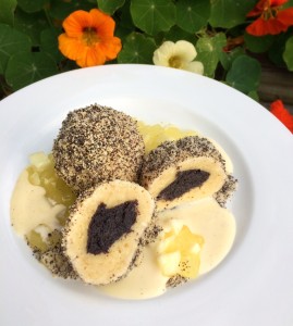 Topfenknödel mit Mohnfüllung