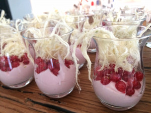 Rote Johannisbeeren-Joghurtcreme