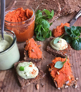 Herzhafte Brotaufstriche: Lauchcremebutter & nussige Karottenbutter