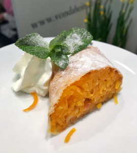 Butternutkürbis-Apfelstrudel mit Sandorn