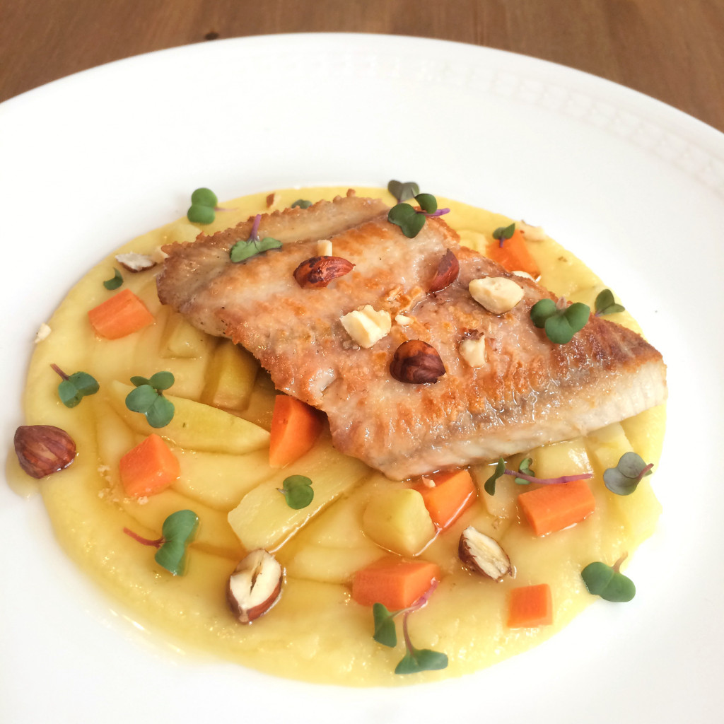 Fisch zu Aschermittwoch: Gebratener Wels mit Nussbutter, Pastinake & Haselnuss