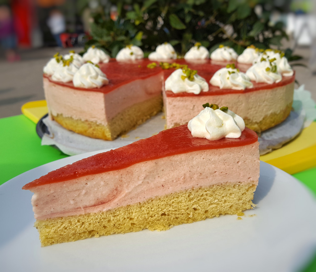 Erfrischend fruchtige Erdbeercremetorte