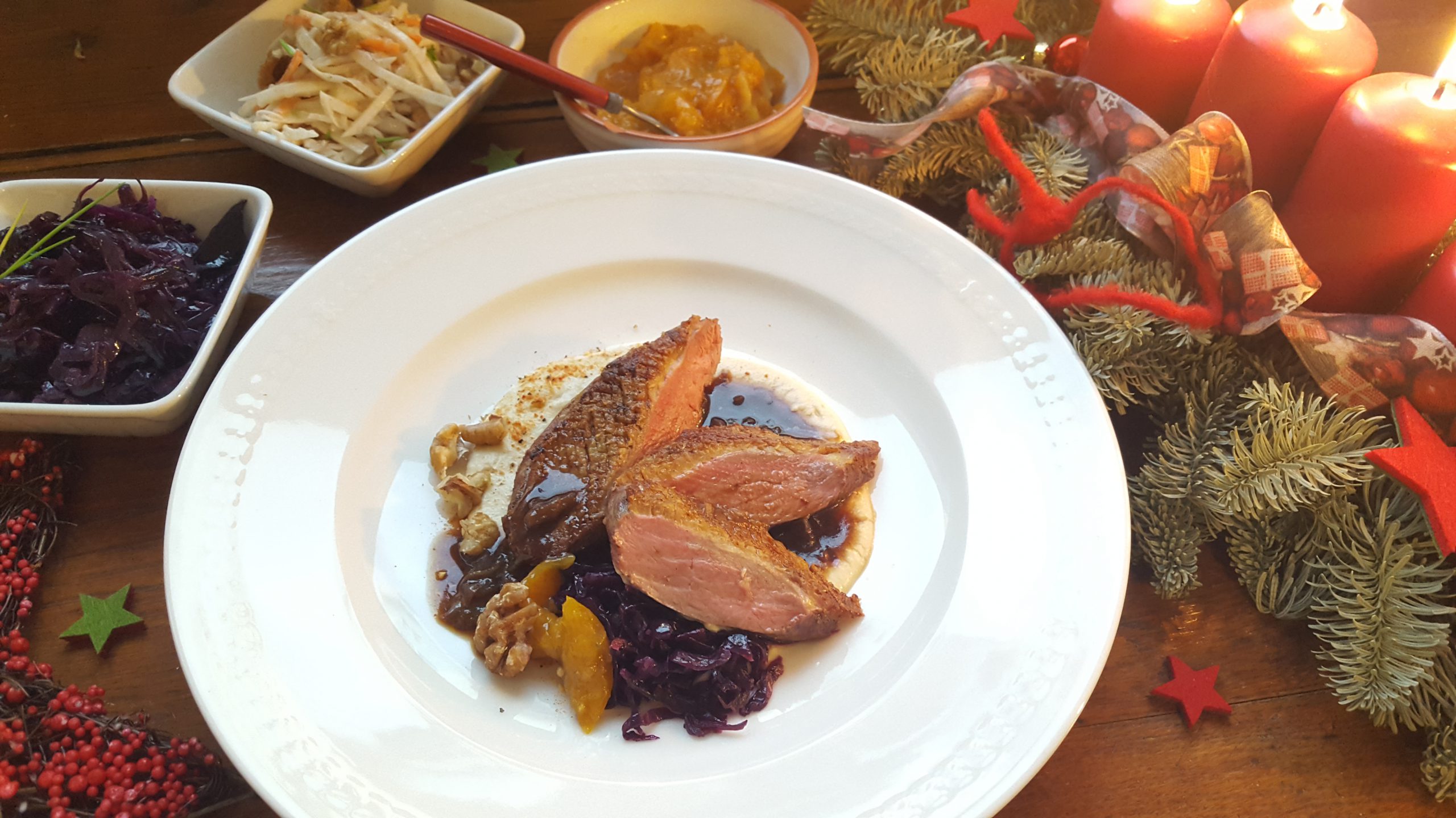 Entenbrust mit Rotkraut, Pastinakenpüree und Aprikosen-Kürbischutney ...