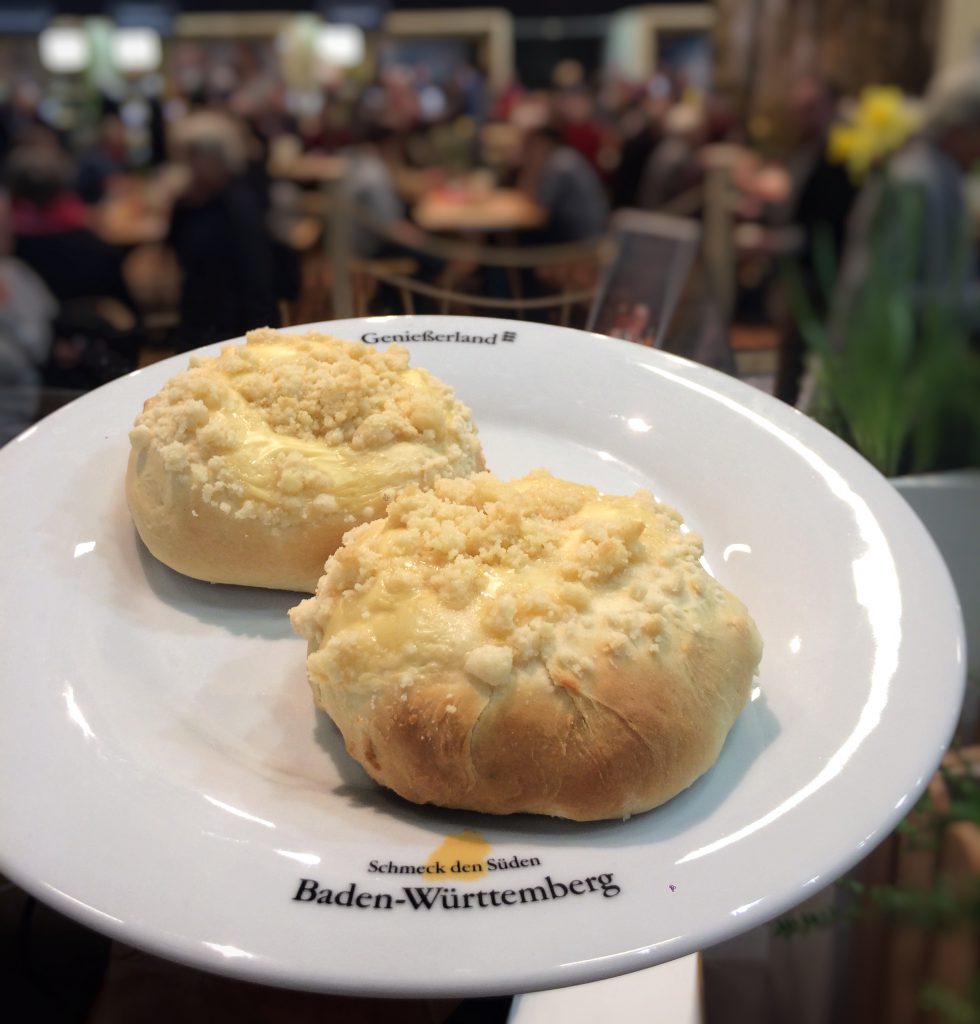 Süße Streuselbrötle mit Vanillecreme