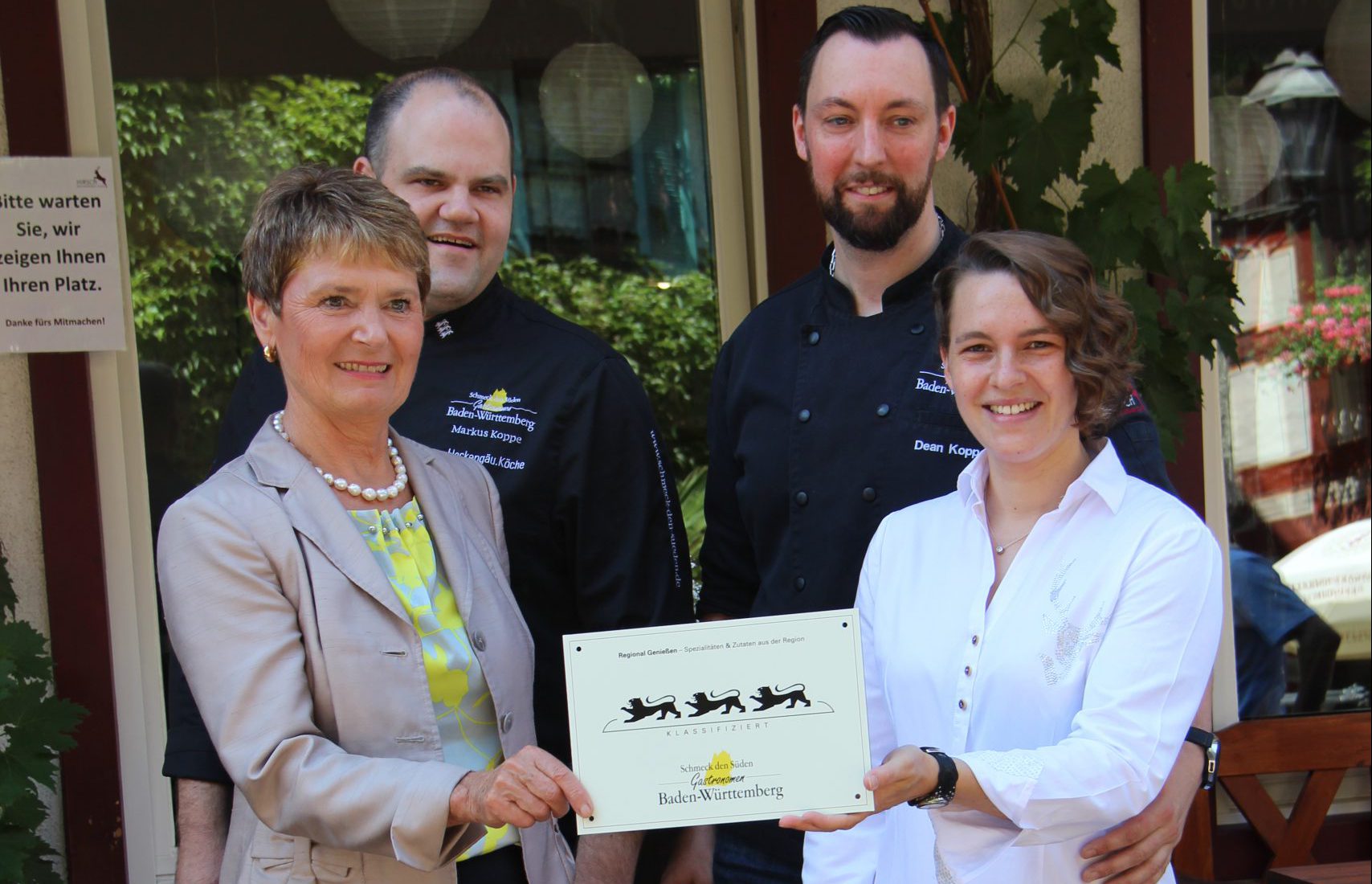 Bild 3- Löwen- Auszeichnung für das Café Restaurant Hirsch in Besigheim