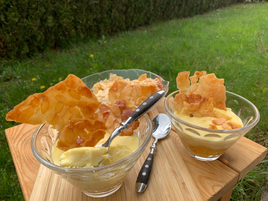 Bienenstich Dessert im Glas