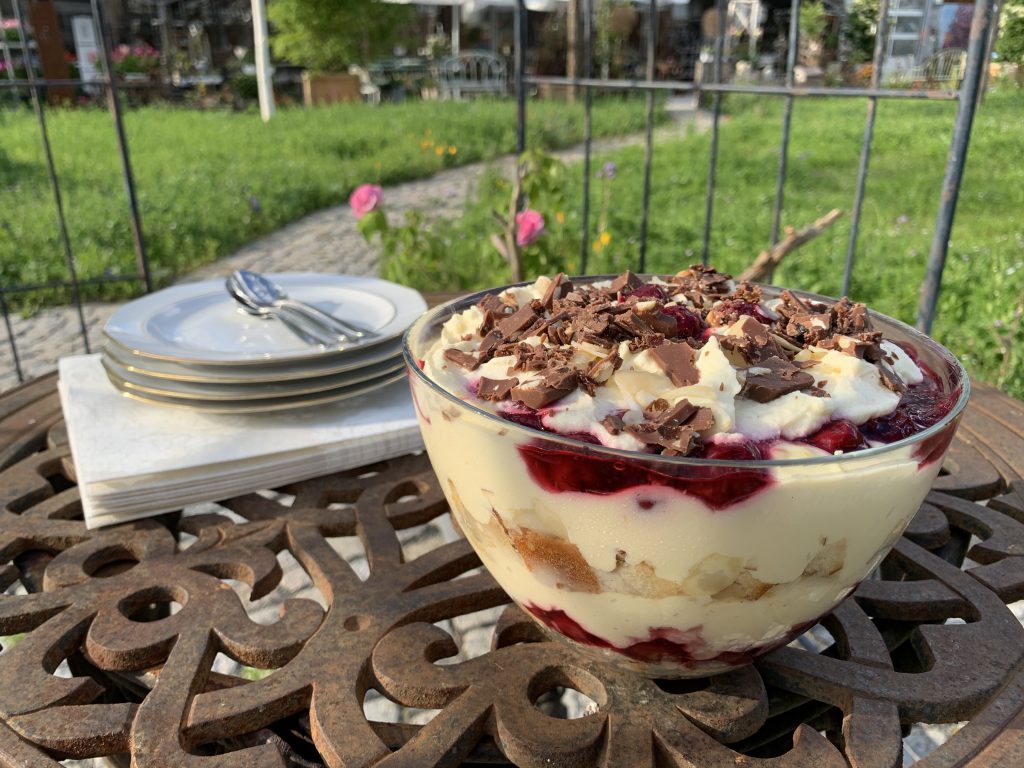 Schwarzwälder Kirsch Trifle – Schmeck den Süden