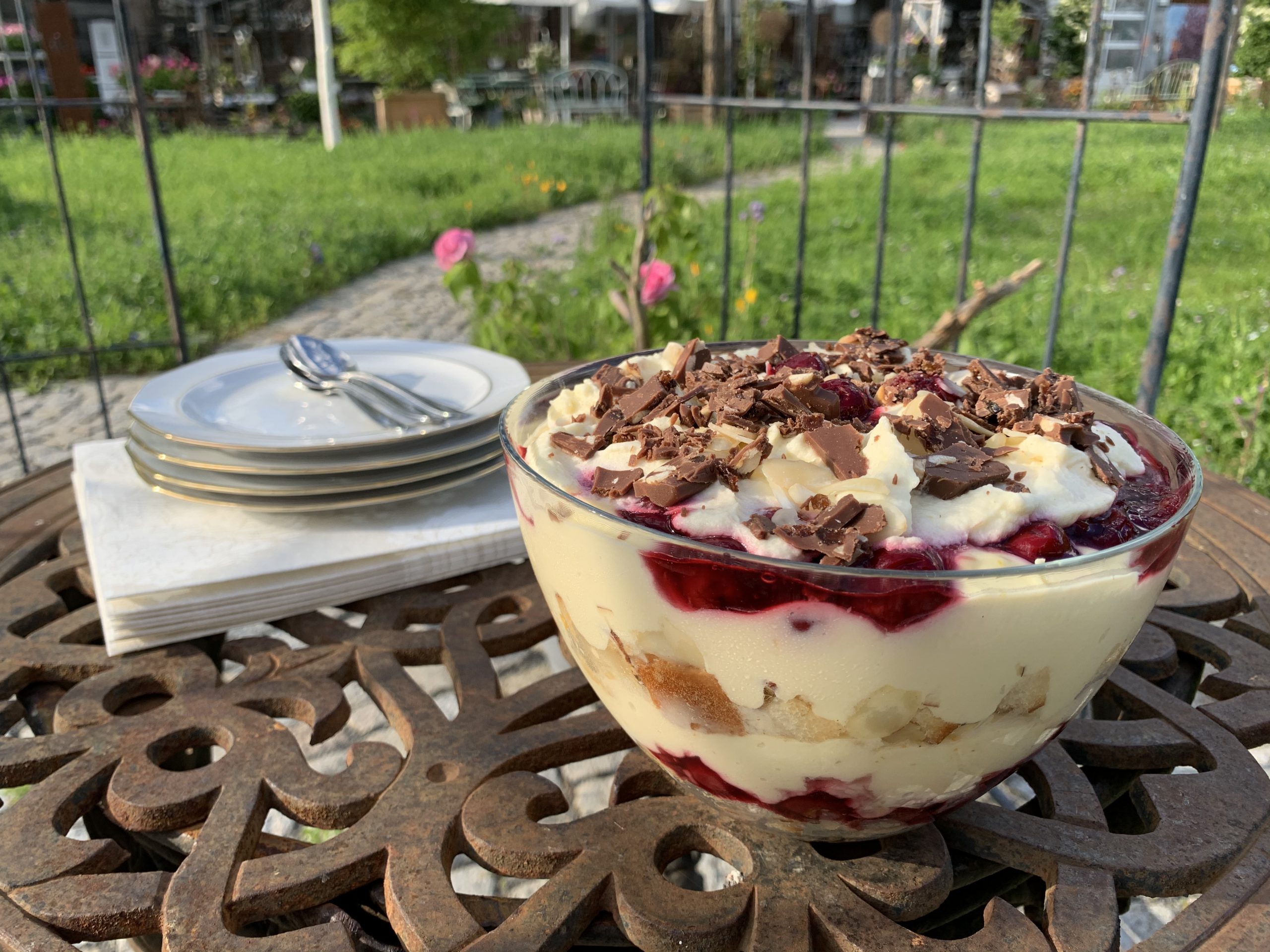 Schwarzwälder Kirsch-Trifle