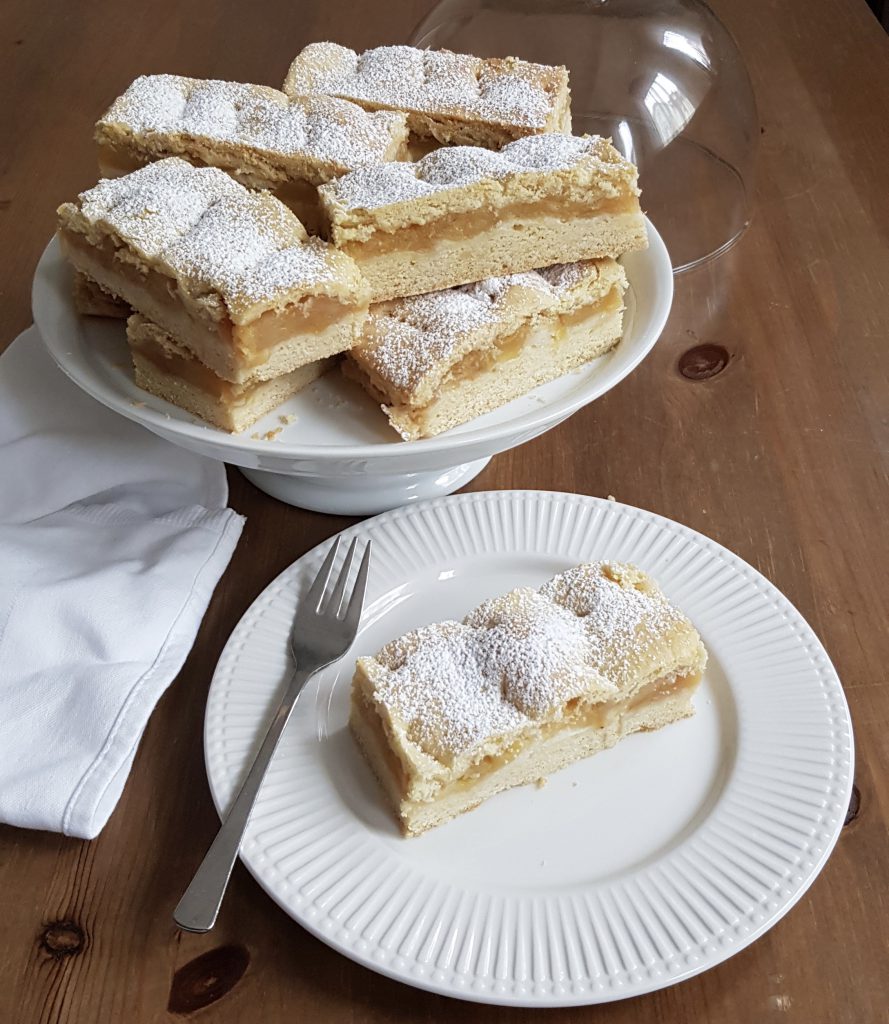 Super saftige Aprikosenschnitten für die Kaffeetafel…