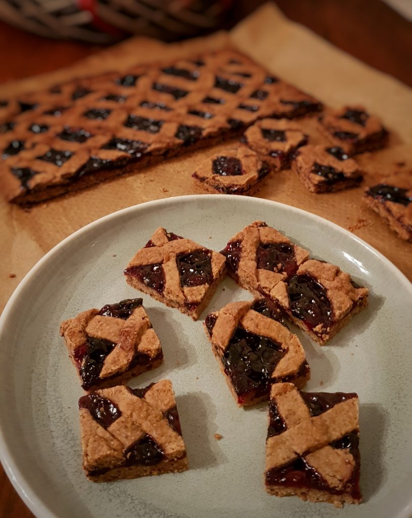 Weihnachtliche Linzer Schnittchen