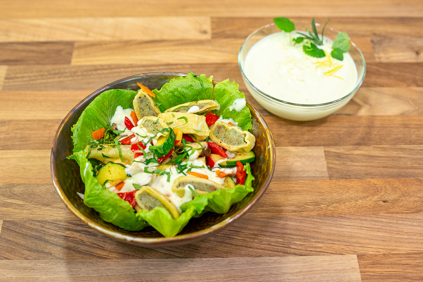 Schwäbische Maultaschen Bowl mit Zitronen-Mayo (ohne Ei)