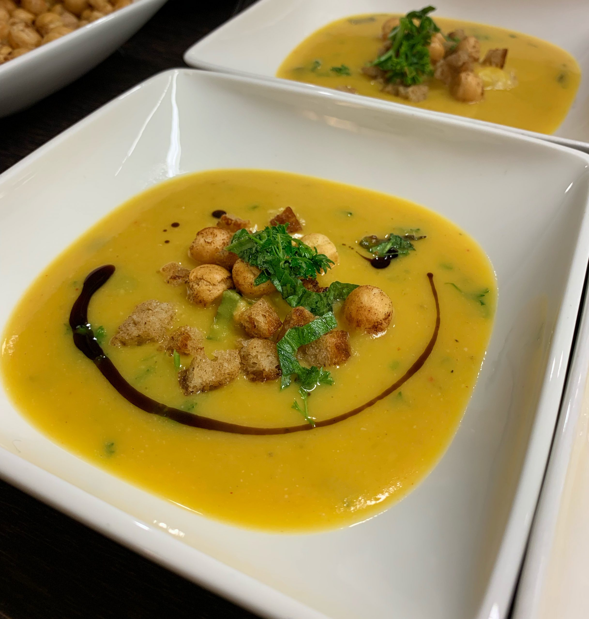 Süßkartoffelcremesuppe mit Erdnuss, Bratapfel &amp; Lebkuchenkracherle ...