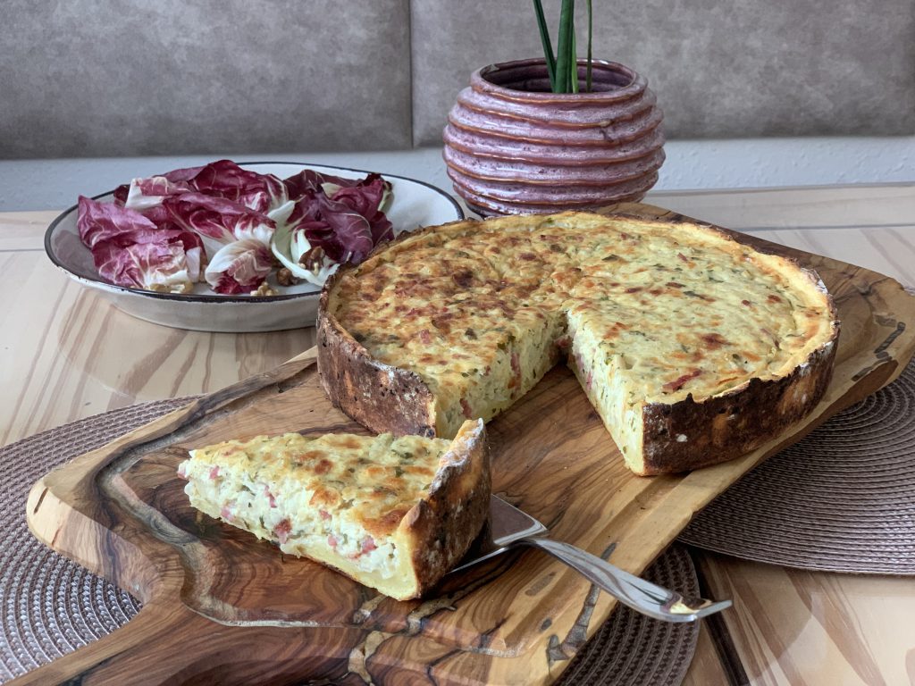 Aufregend anders: Kartoffel-Quiche mit Radicchio, Walnuss und Höri Bülle