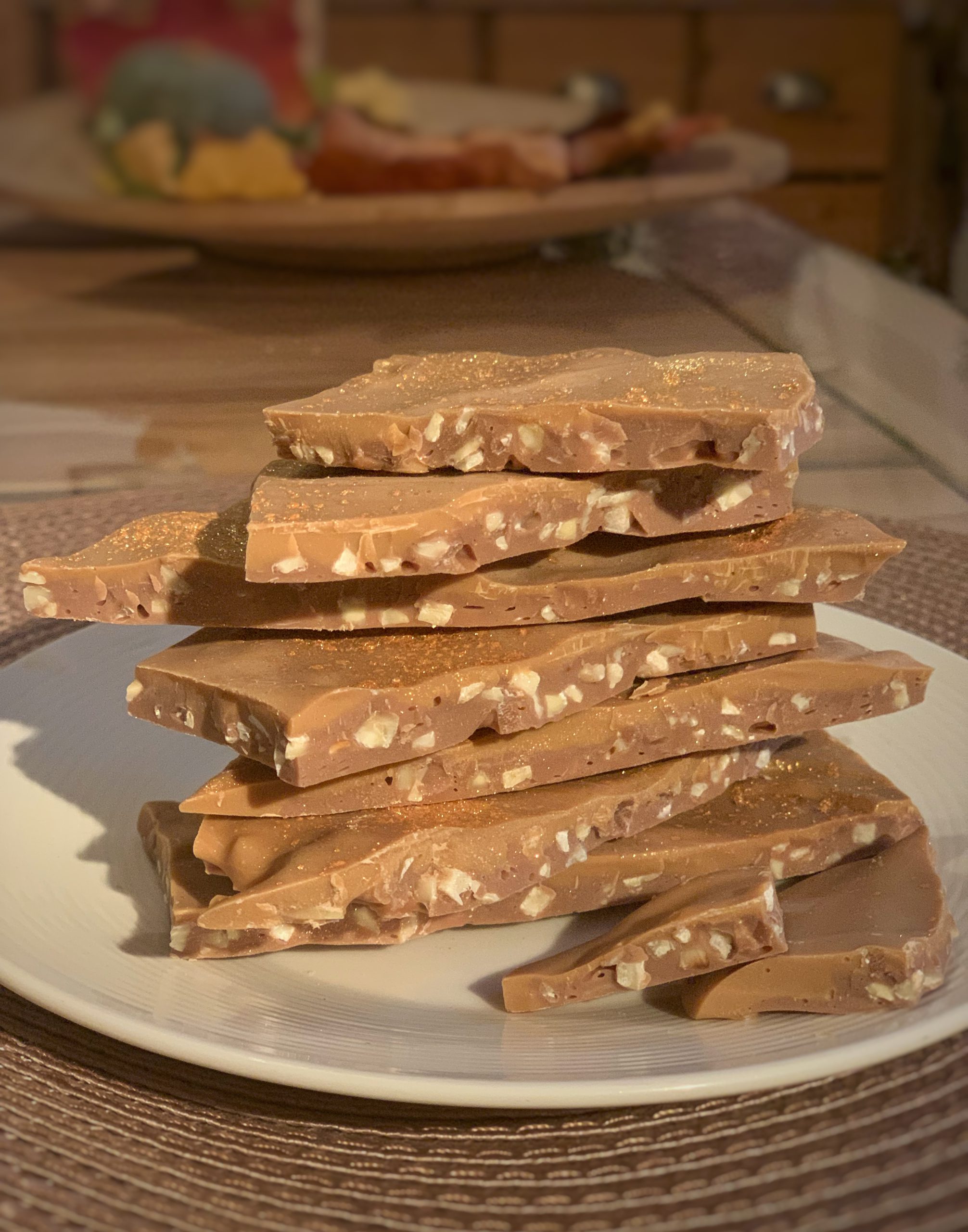 Schokolade mit karamellisierten Nusssplitter & Zimt