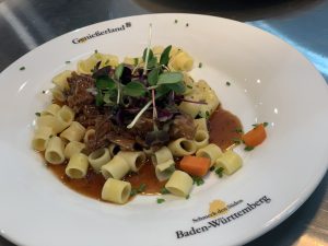 Nudeln und Ochsenschwanzragout