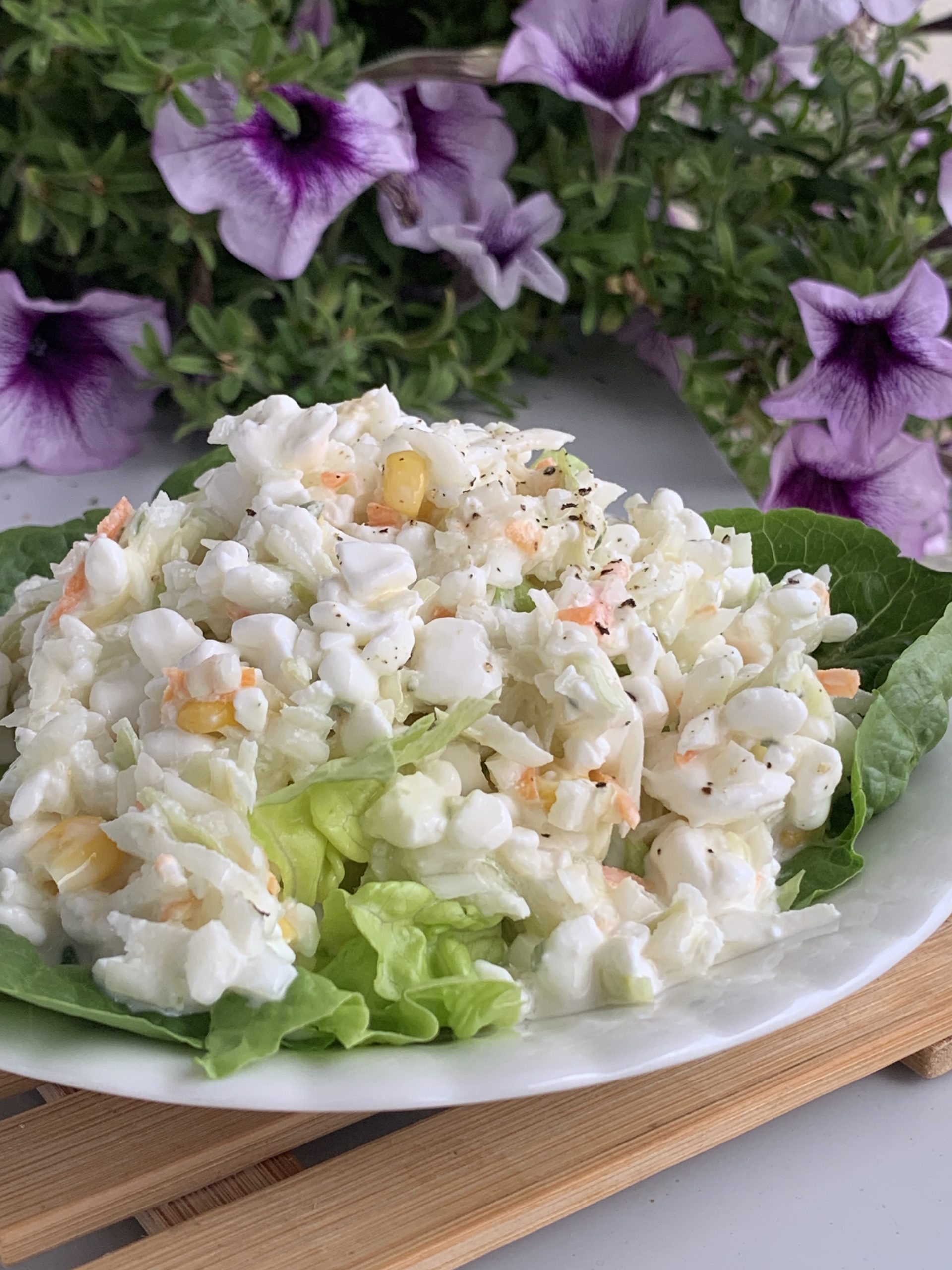 Cremiger Krautsalat mit körnigem Hüttenkäse (Löffelsalat)
