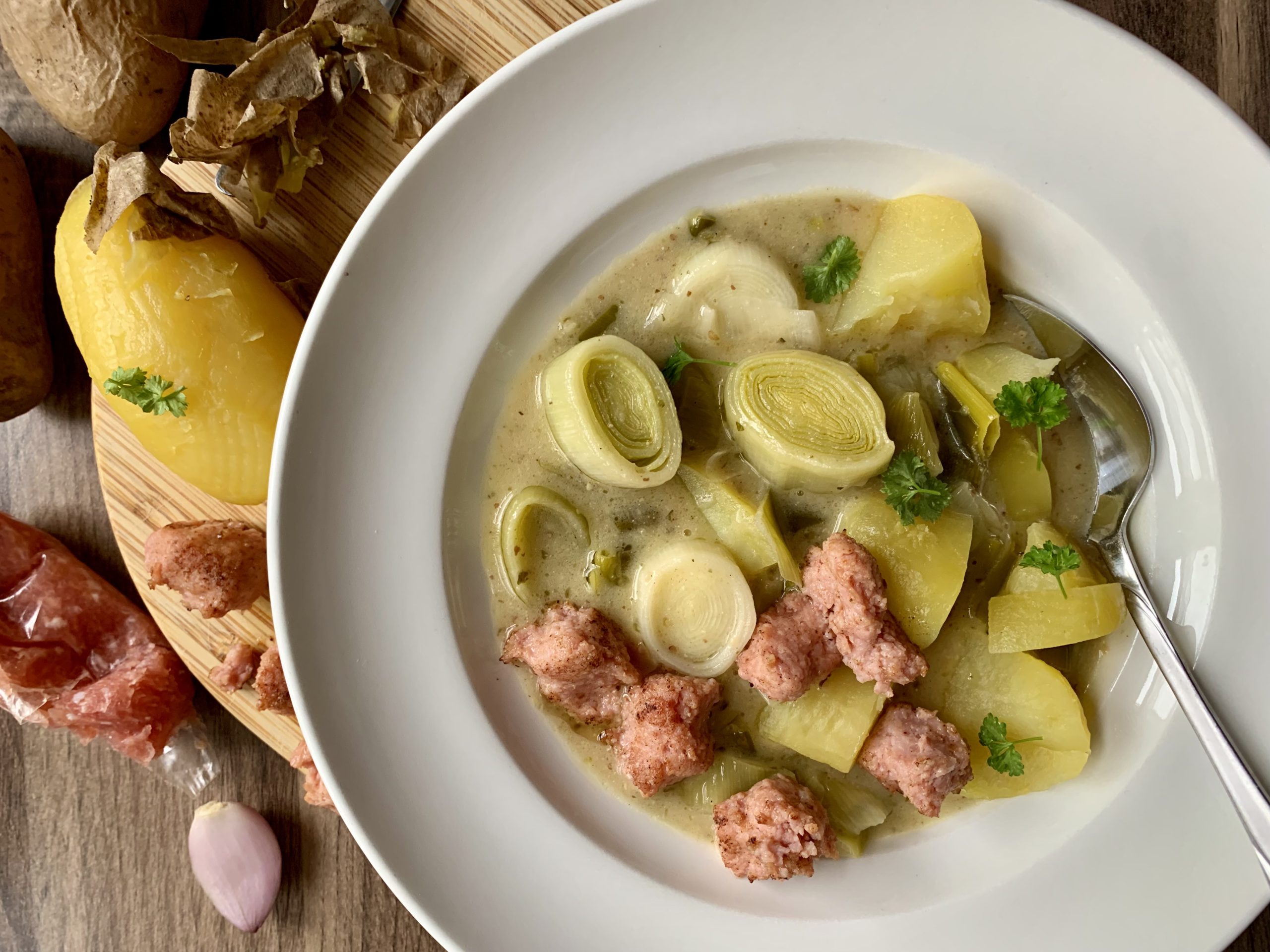 Rahm-Lauch mit Kartoffeln & Zwiebelmett